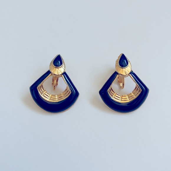 Vintage Clip On Earrings - Picture 1 of 4